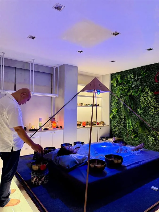 Devessa Luminara Pyramid session with a practitioner and guest in Bangkok, Thailand